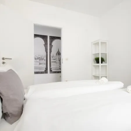 Penthouse By Hi5 -at The Of * Budapest