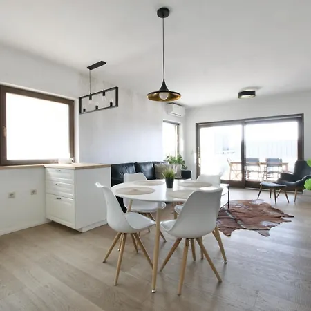 Penthouse By Hi5 -at The Of Apartment
