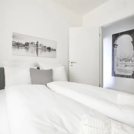 Penthouse By Hi5 -at The Of Budapest